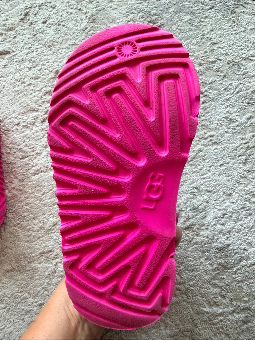 UGG Neumel Graphic Outline Toddler Boots Pink Sz 9